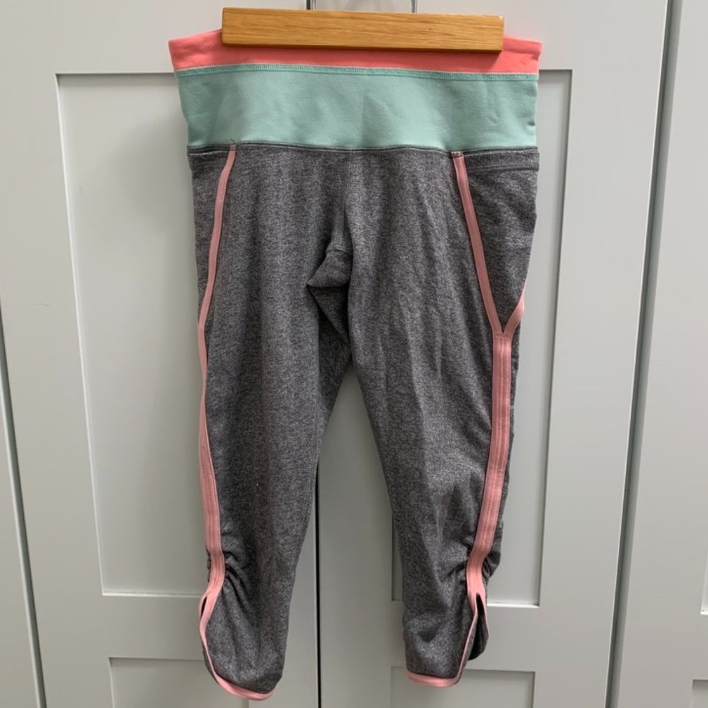 Ivivva by Lululemon Cropped leggings